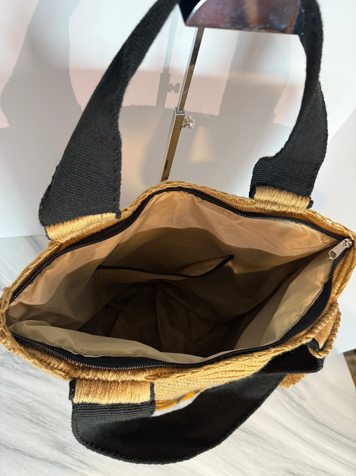 Wayuu XL Butterfly Handwoven Tote Bag Inner lining, sliding and ornament (pompom)