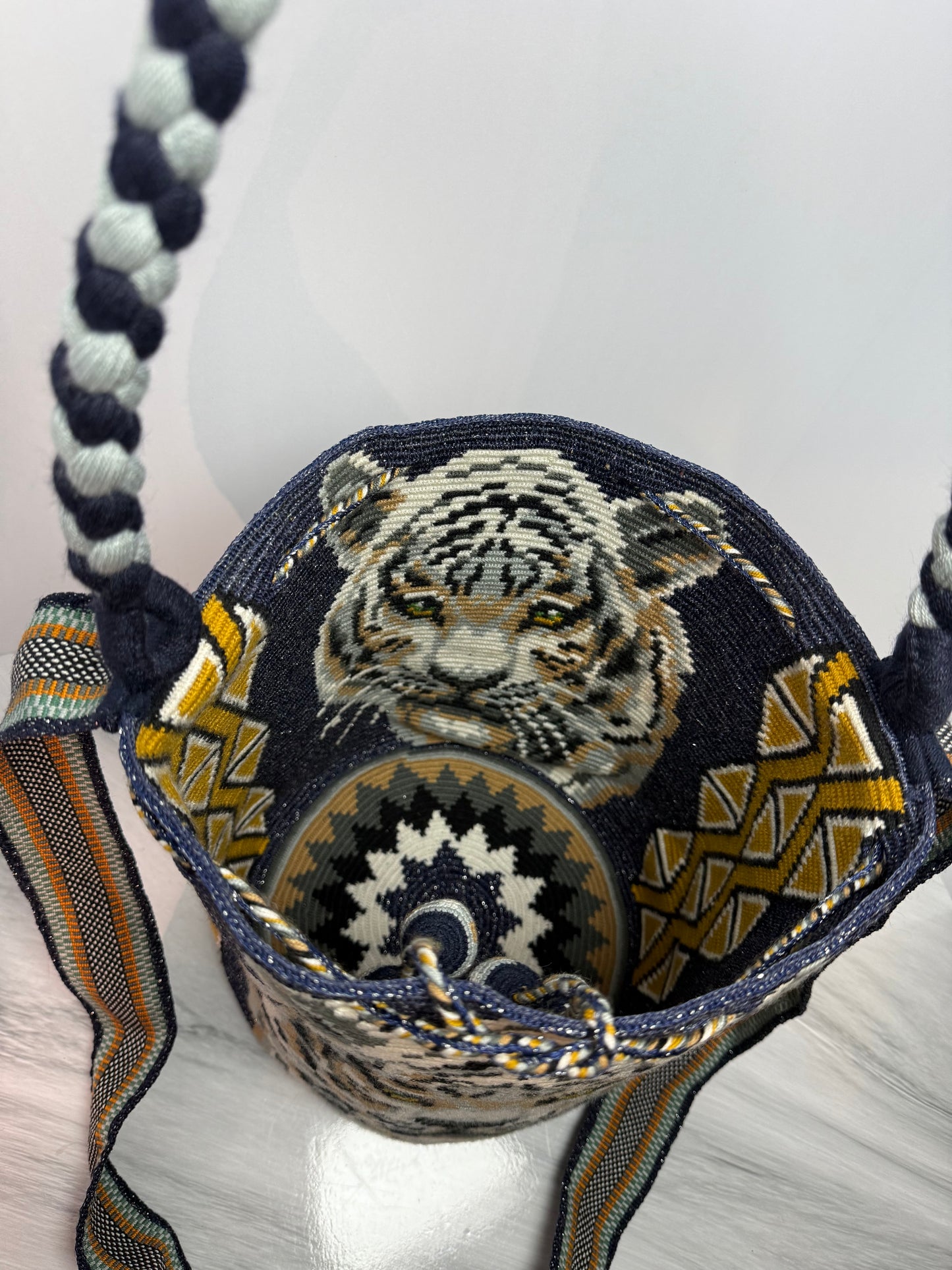 One string Handmade Wayuu special Bag L crossbody strap short and large & braided handle