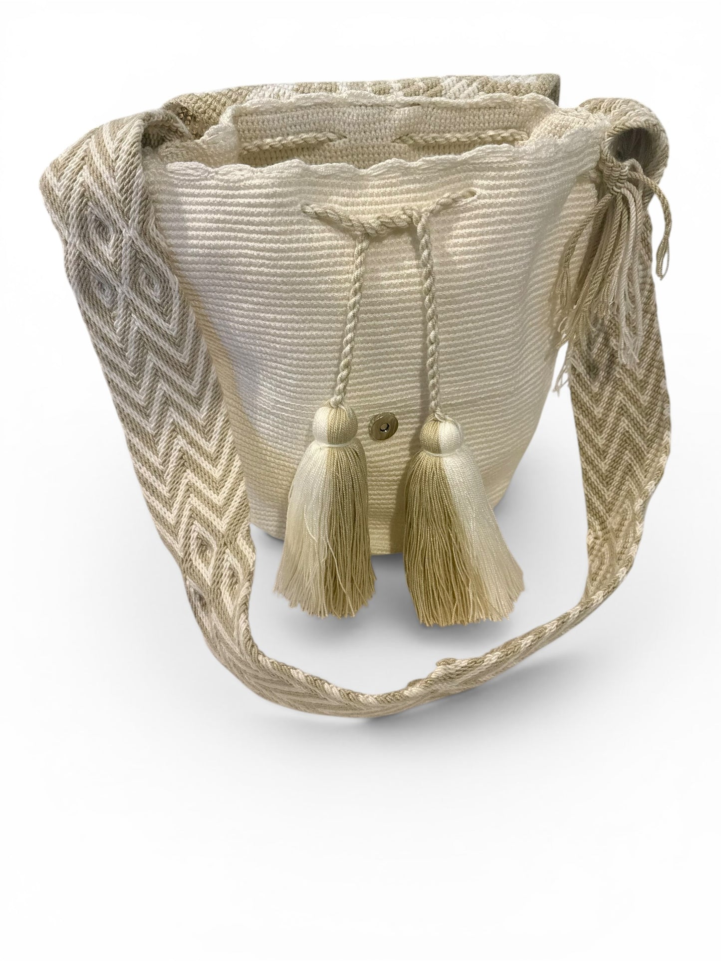 Handmade Wayuu L size with Woven Flap