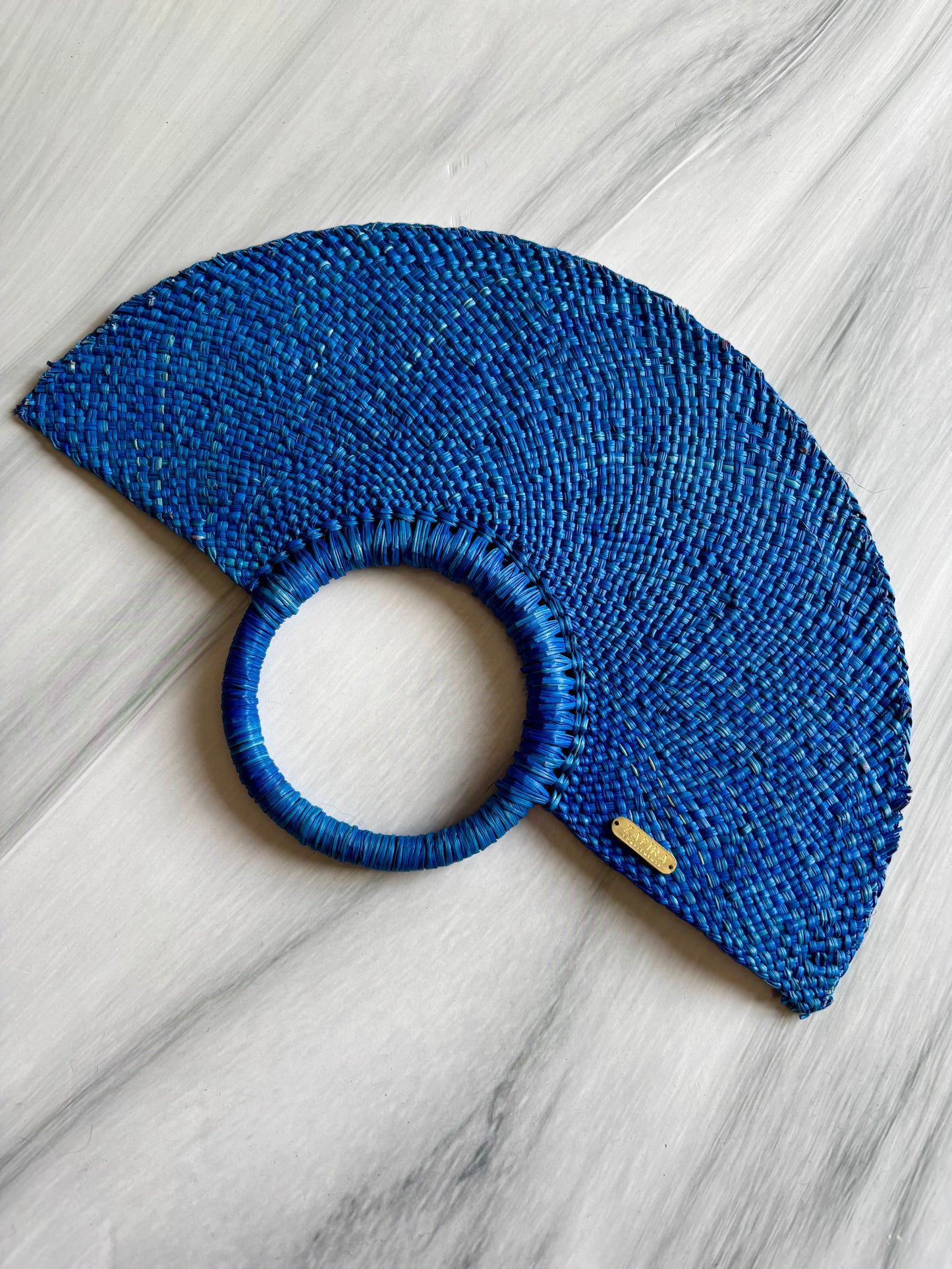 Handmade iraca palm fan - Colombian crafts