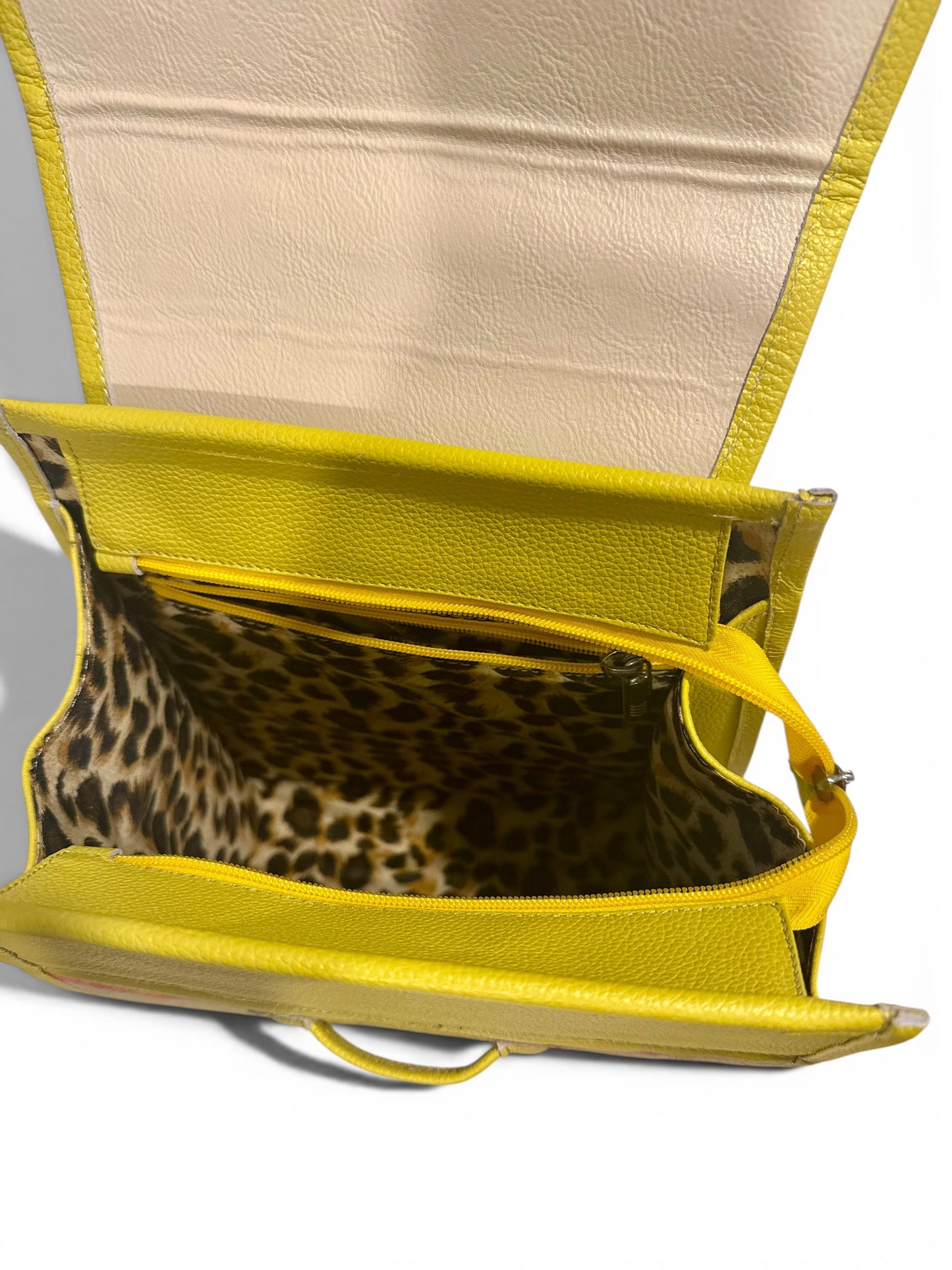 Luxury Backpack in 100% Genuine Leather and Wayuu Weaving – Handmade with Lined Interior & Zipper Pockets