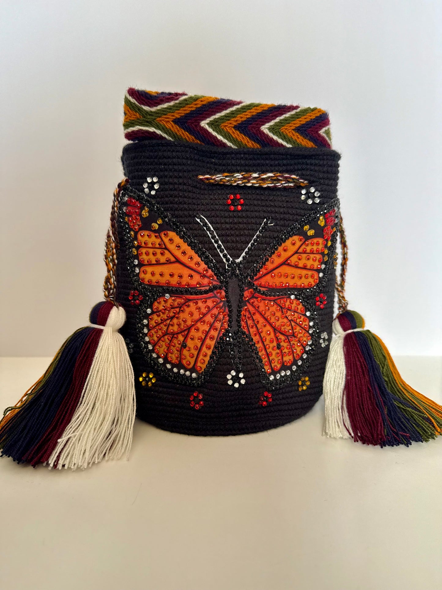 Wayuu Bag M Butterfly Monarca beige Decorated Unique Handmade Artisan Bag