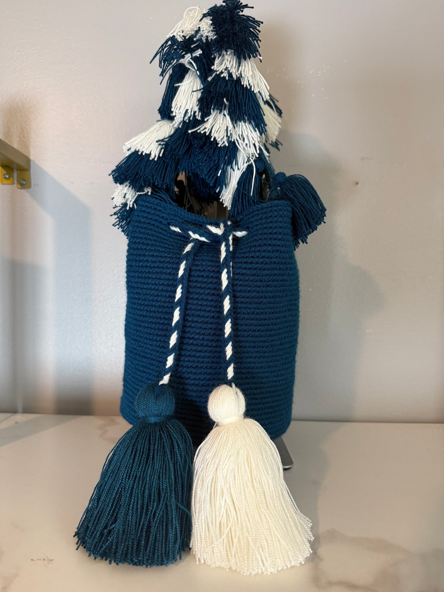 Wayuu Bucket hand Bag strap fringe