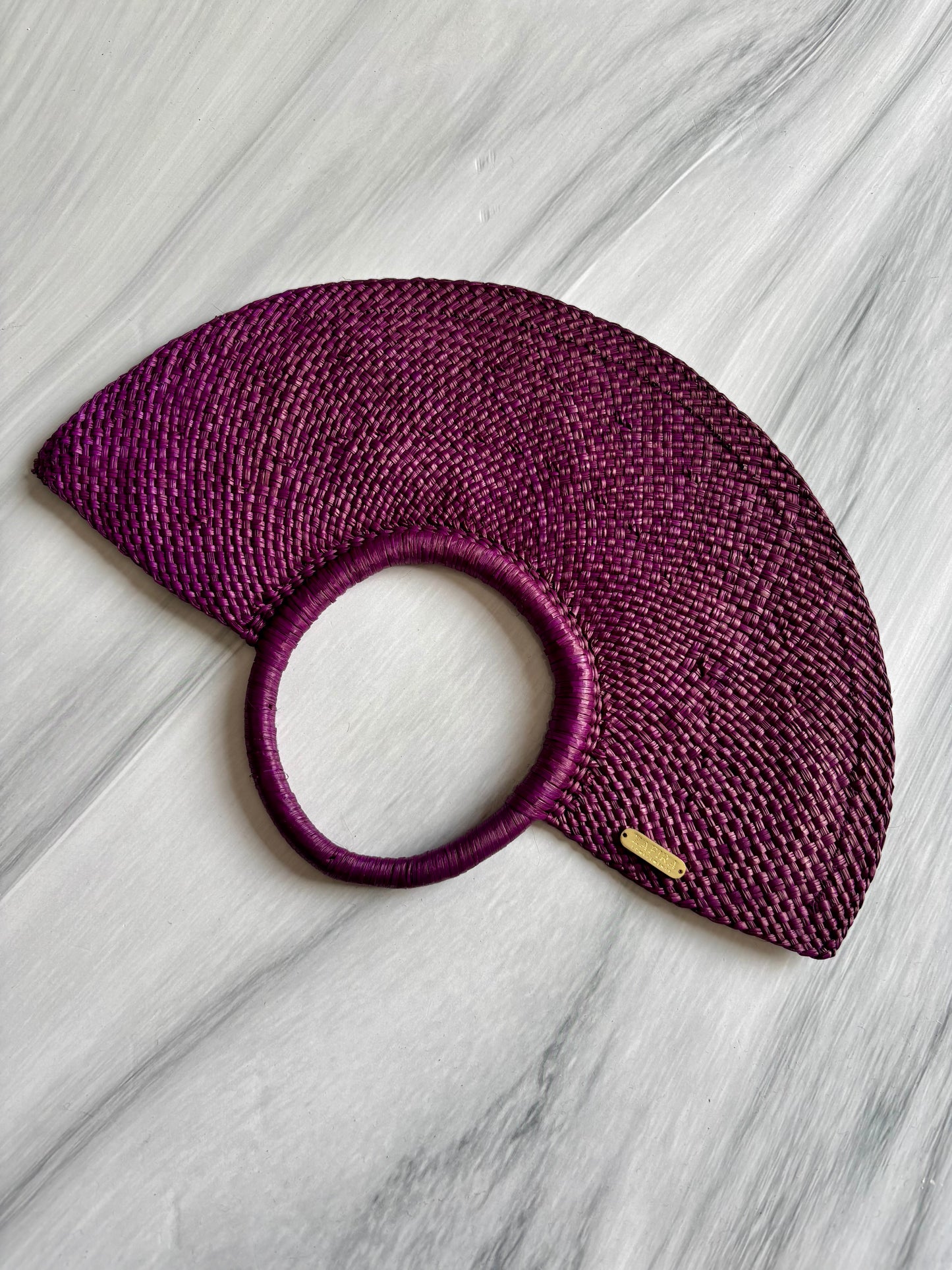 Handmade iraca palm fan - Colombian crafts