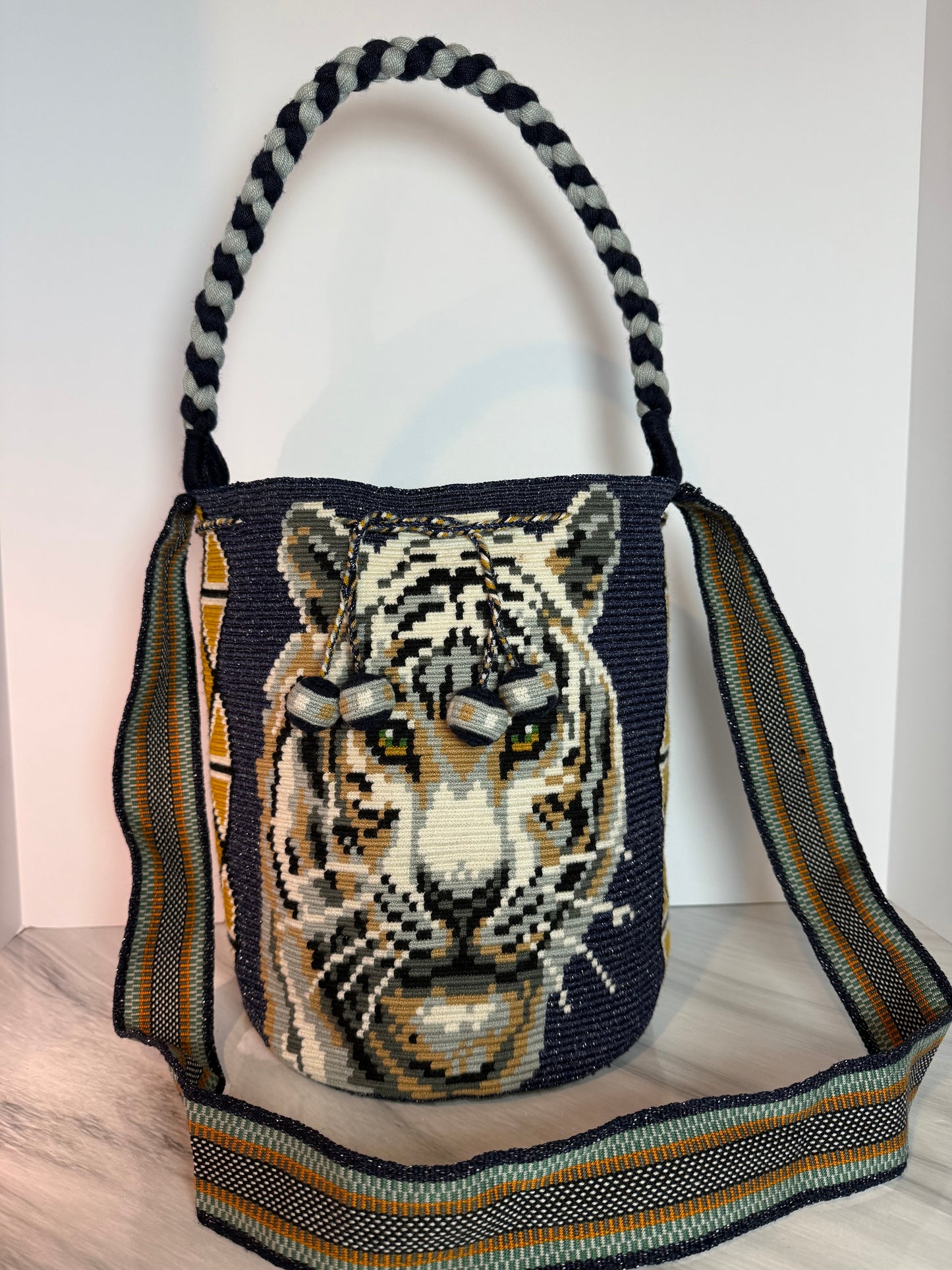 One string Handmade Wayuu special Bag L crossbody strap short and large & braided handle