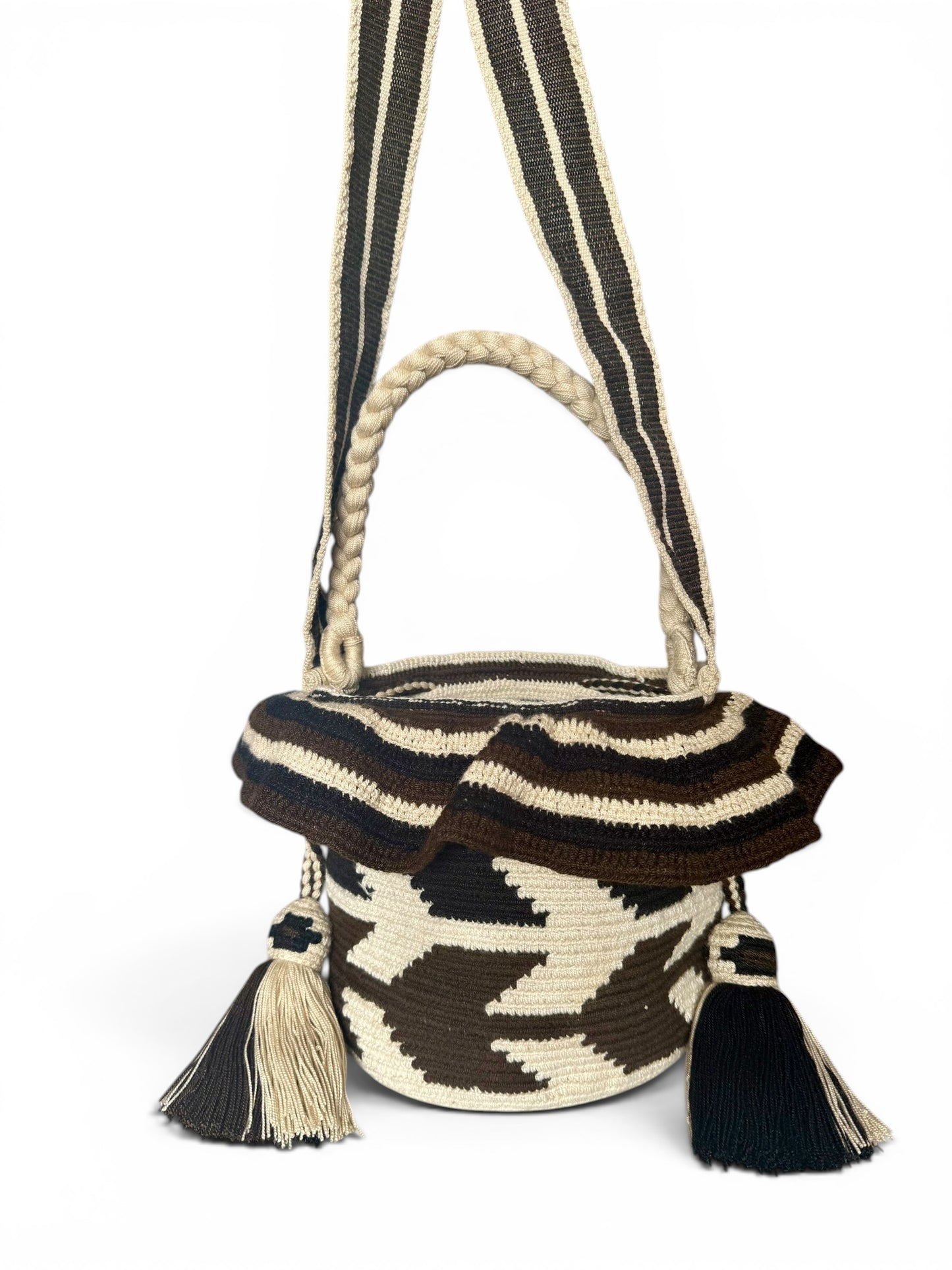 Handmade Wayuu bag medium double strap and traditional design