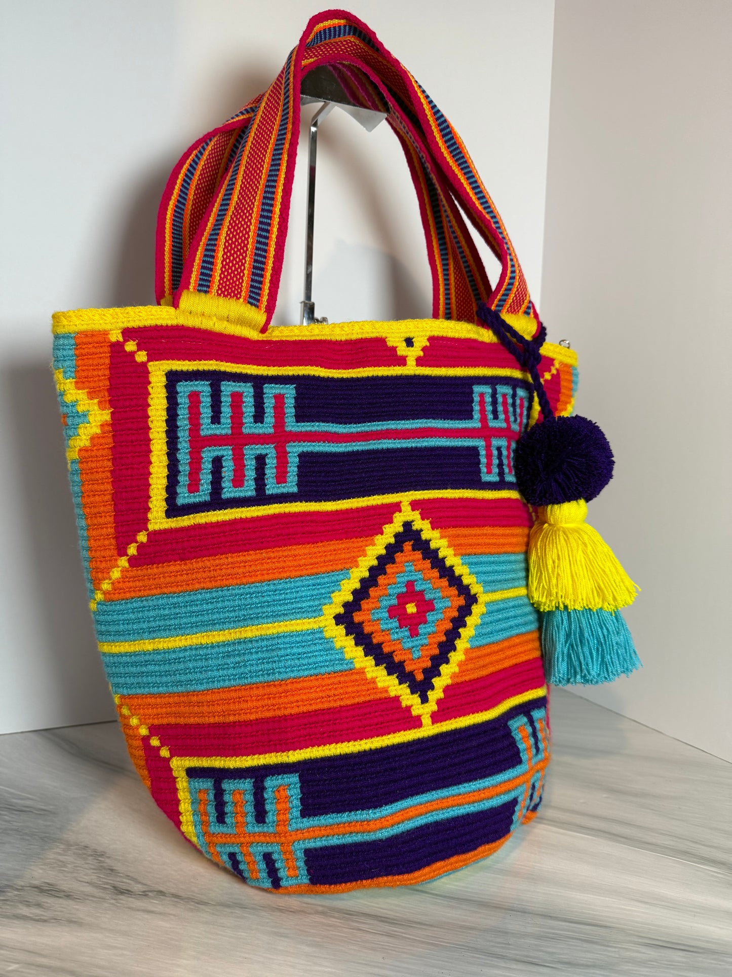 Wayuu XL Handwoven Tote Bag Inner lining, sliding and ornament (pompom)