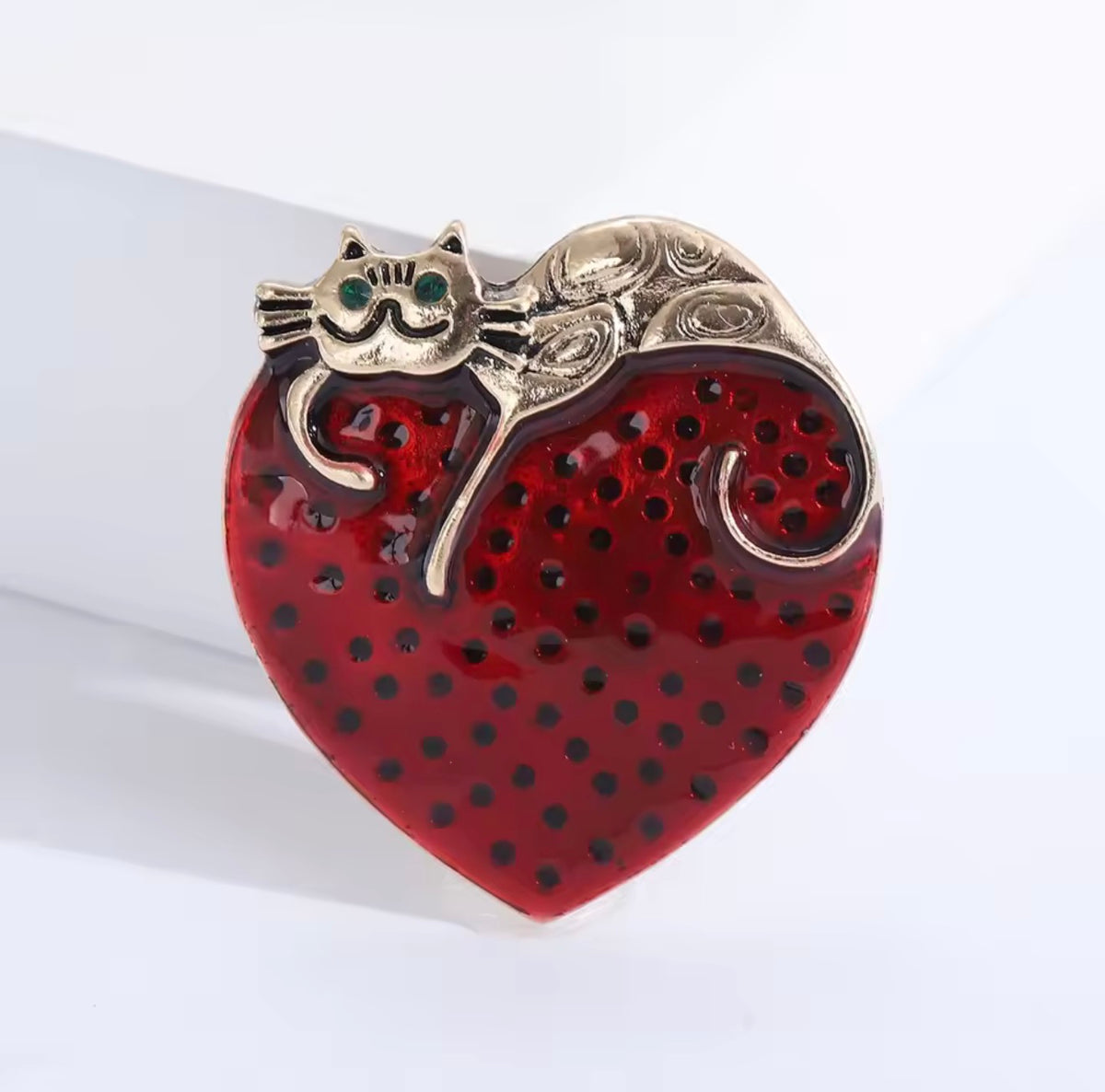 Crystal Brooches for Women – Elegant Statement Jewelry Pins