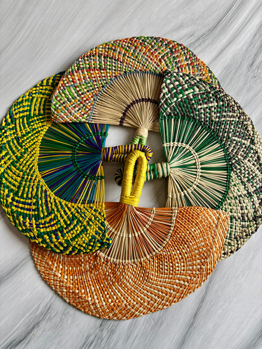 Handmade iraca palm fan - Colombian crafts