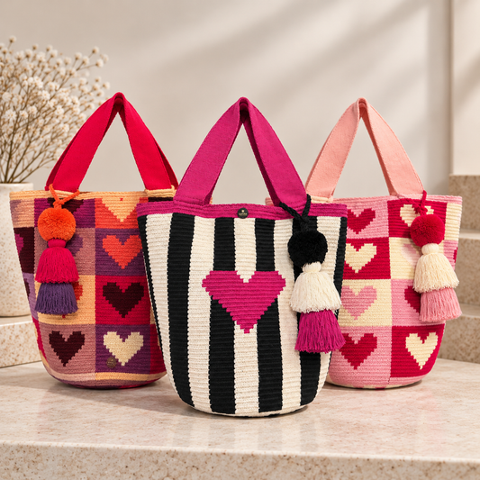 Wayuu XL Handwoven Tote Bag Inner lining, sliding and ornament (pompom)