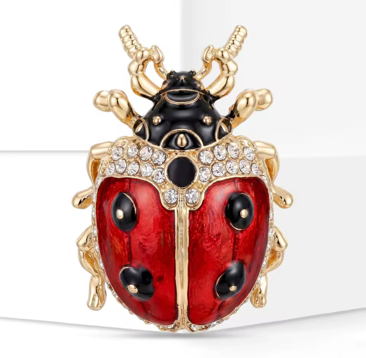 Crystal Brooches for Women – Elegant Statement Jewelry Pins