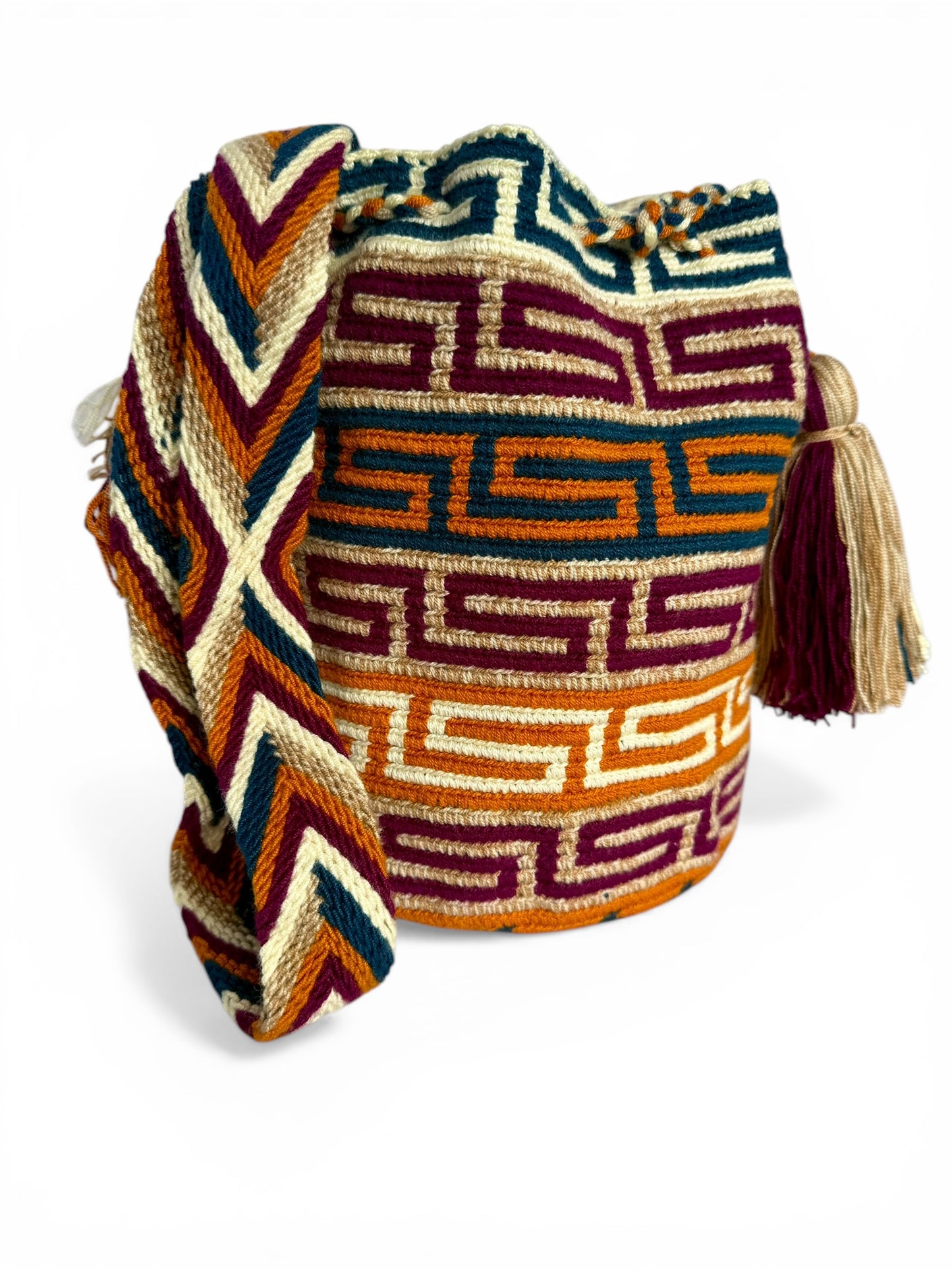 Handmade Wayuu bag medium and traditional design