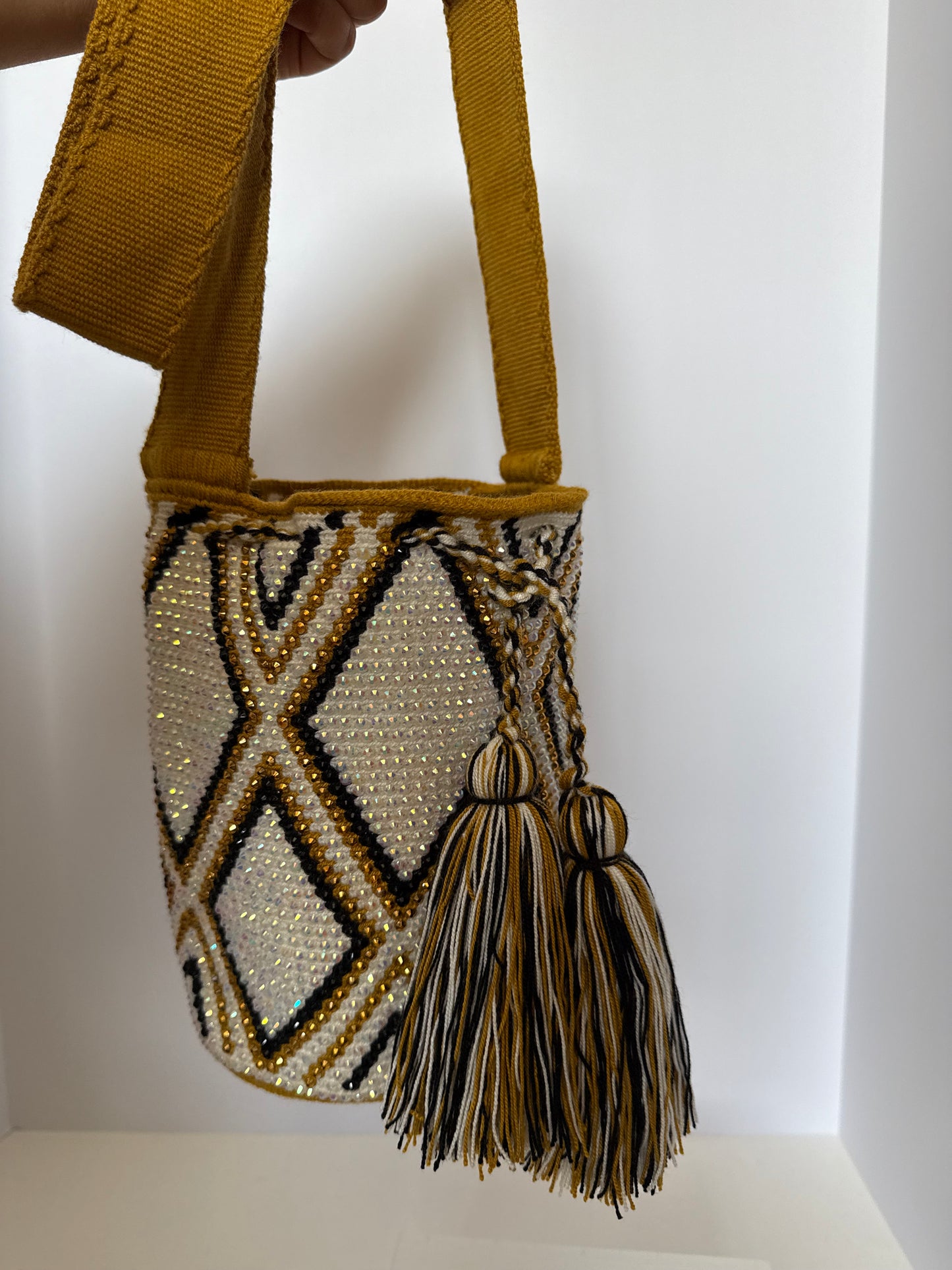 Medium Wayuu Bag Beige and White Handwoven Design