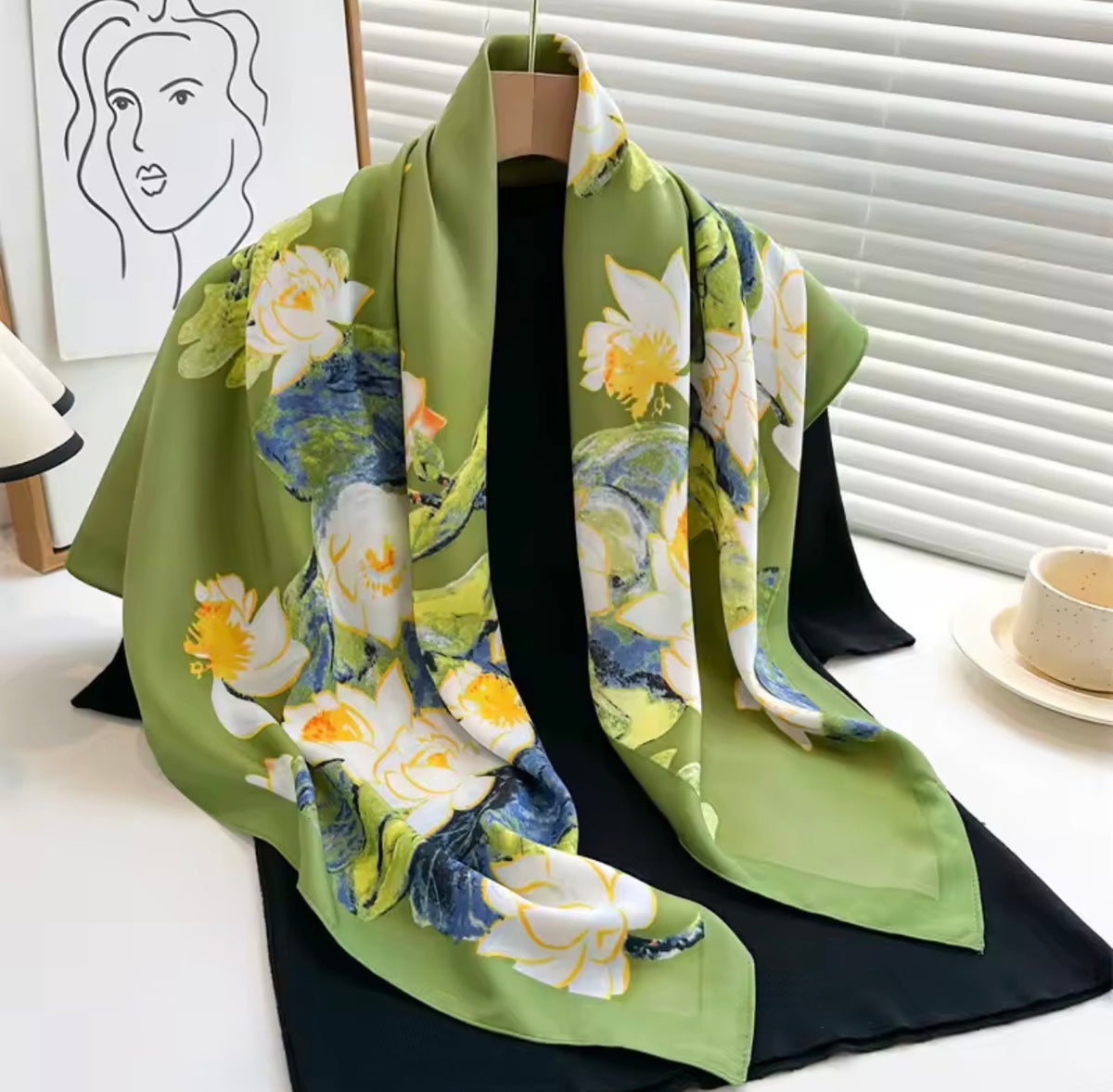 Women’s Multi-Use Printed Bandanas & Head Scarves Stylish Hair Accessories with Vibrant Patterns