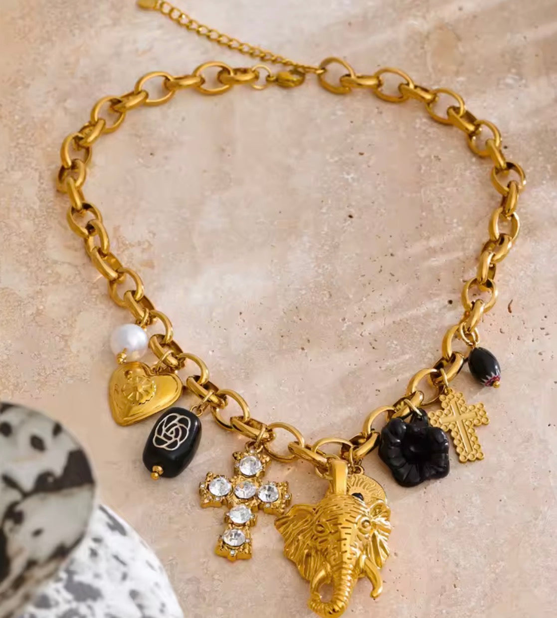 Starfish-shaped pendant, moon, sun, striking necklace, golden stainless steel chain, plated fashion jewelry