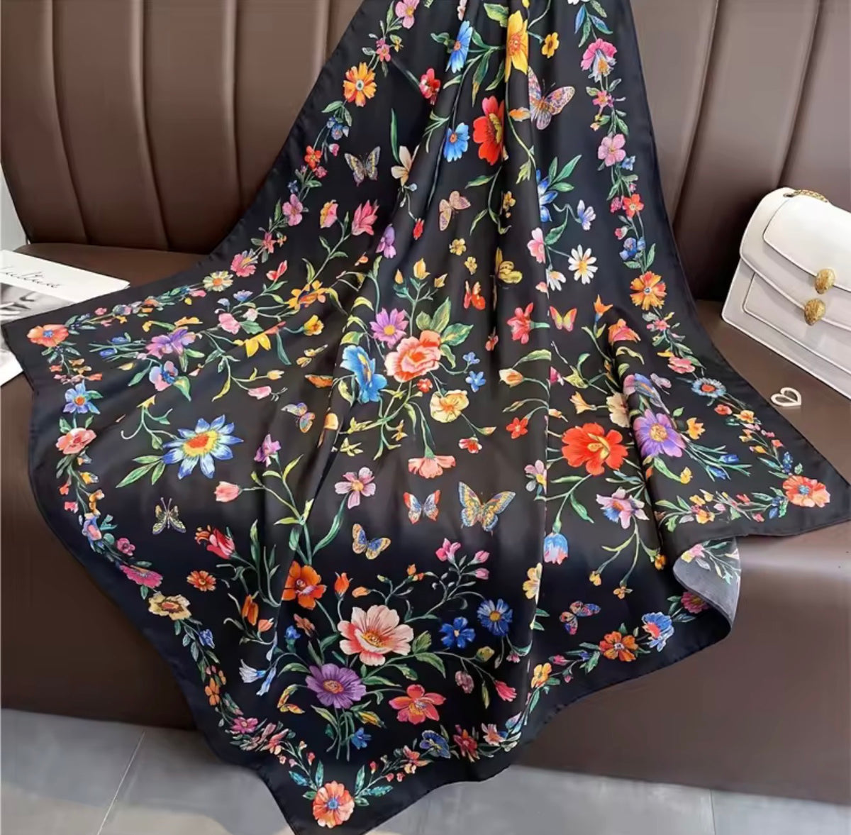 Women’s Multi-Use Printed Bandanas & Head Scarves Stylish Hair Accessories with Vibrant Patterns