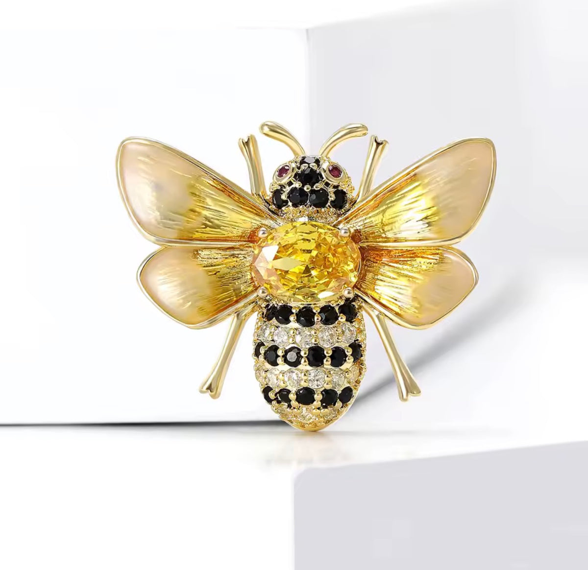 Crystal Brooches for Women – Elegant Statement Jewelry Pins