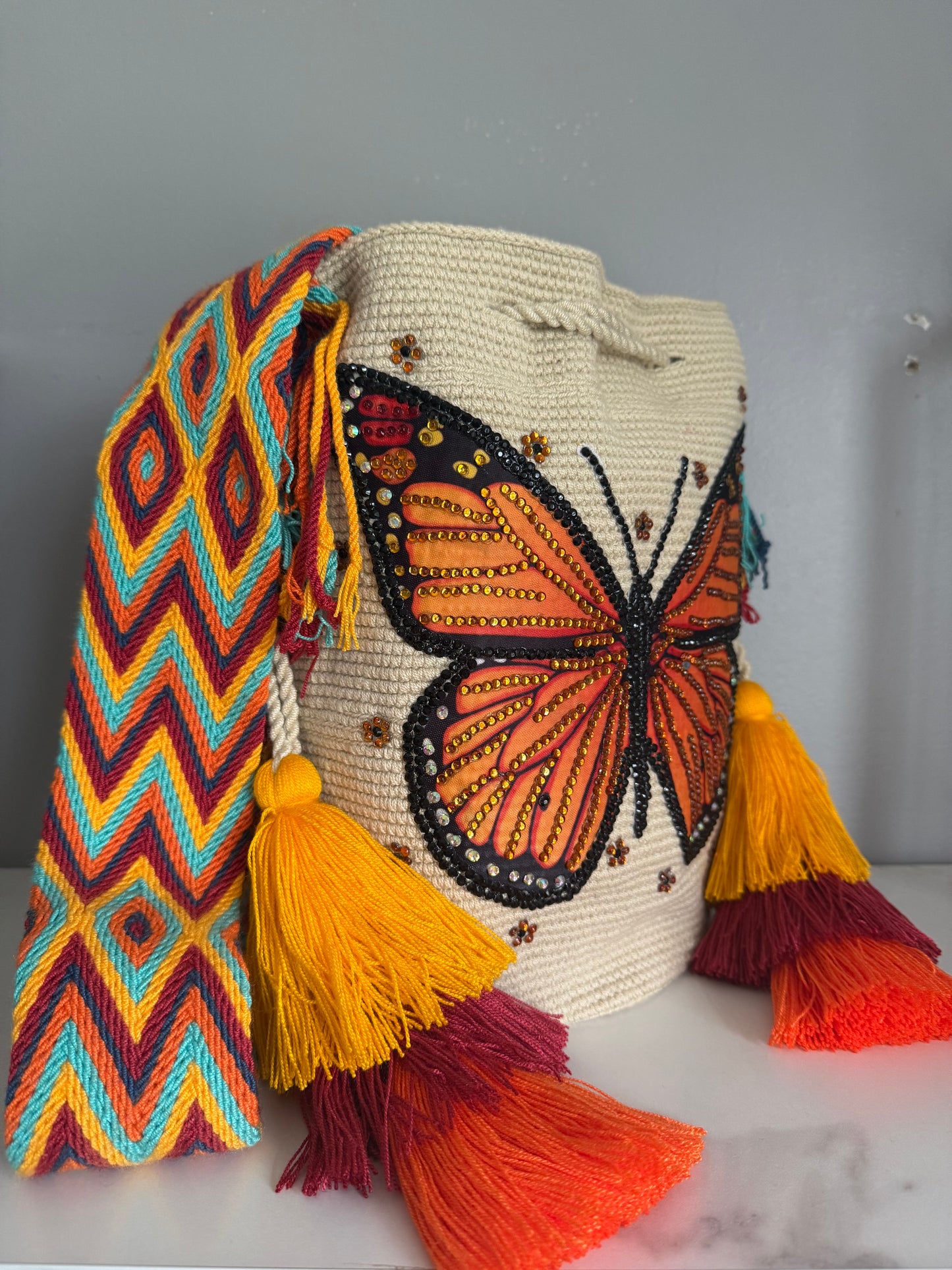 Wayuu Bag L Butterfly Monarca beige Decorated Unique Handmade Artisan Bag