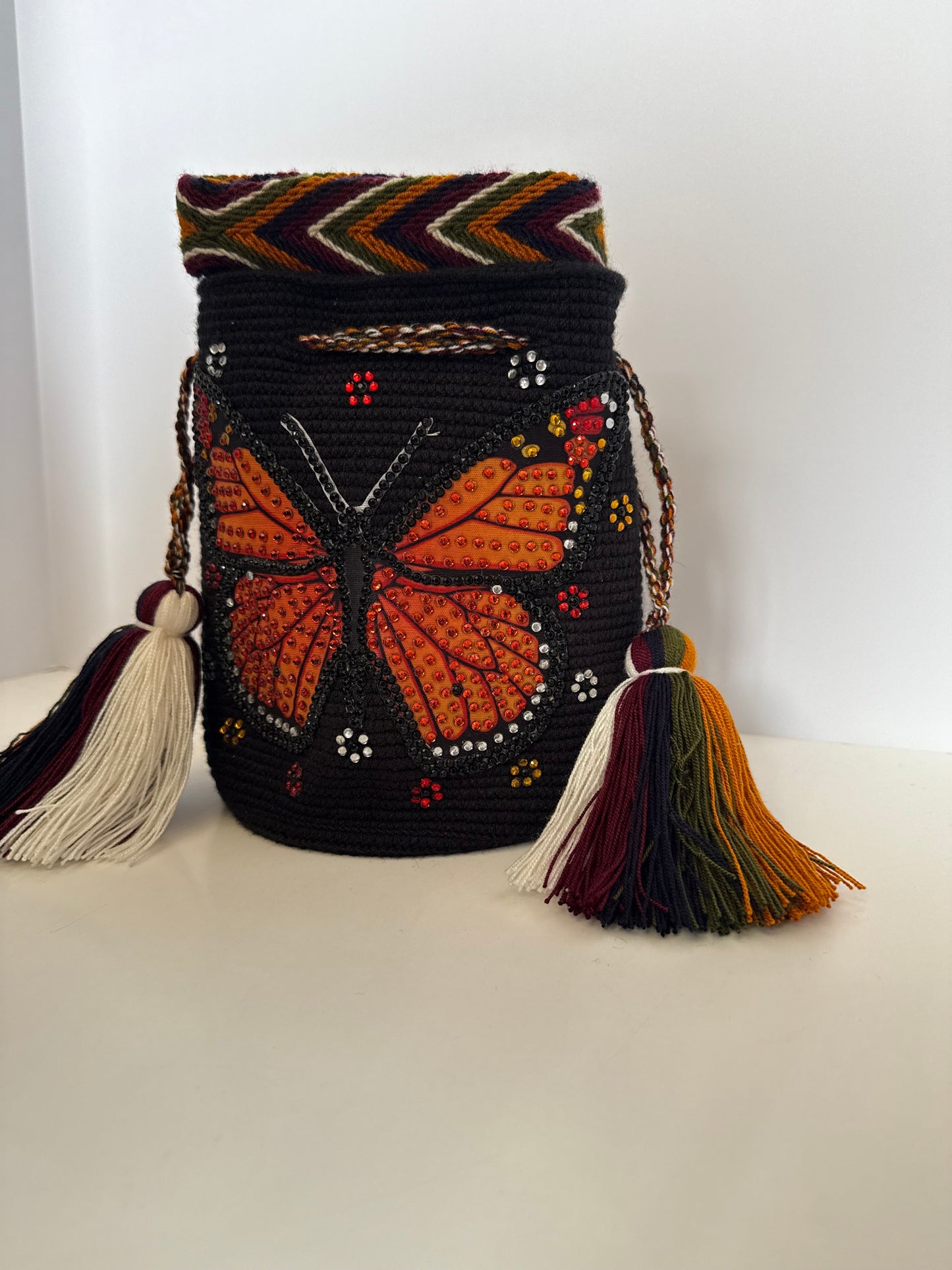 Wayuu Bag M Butterfly Monarca beige Decorated Unique Handmade Artisan Bag