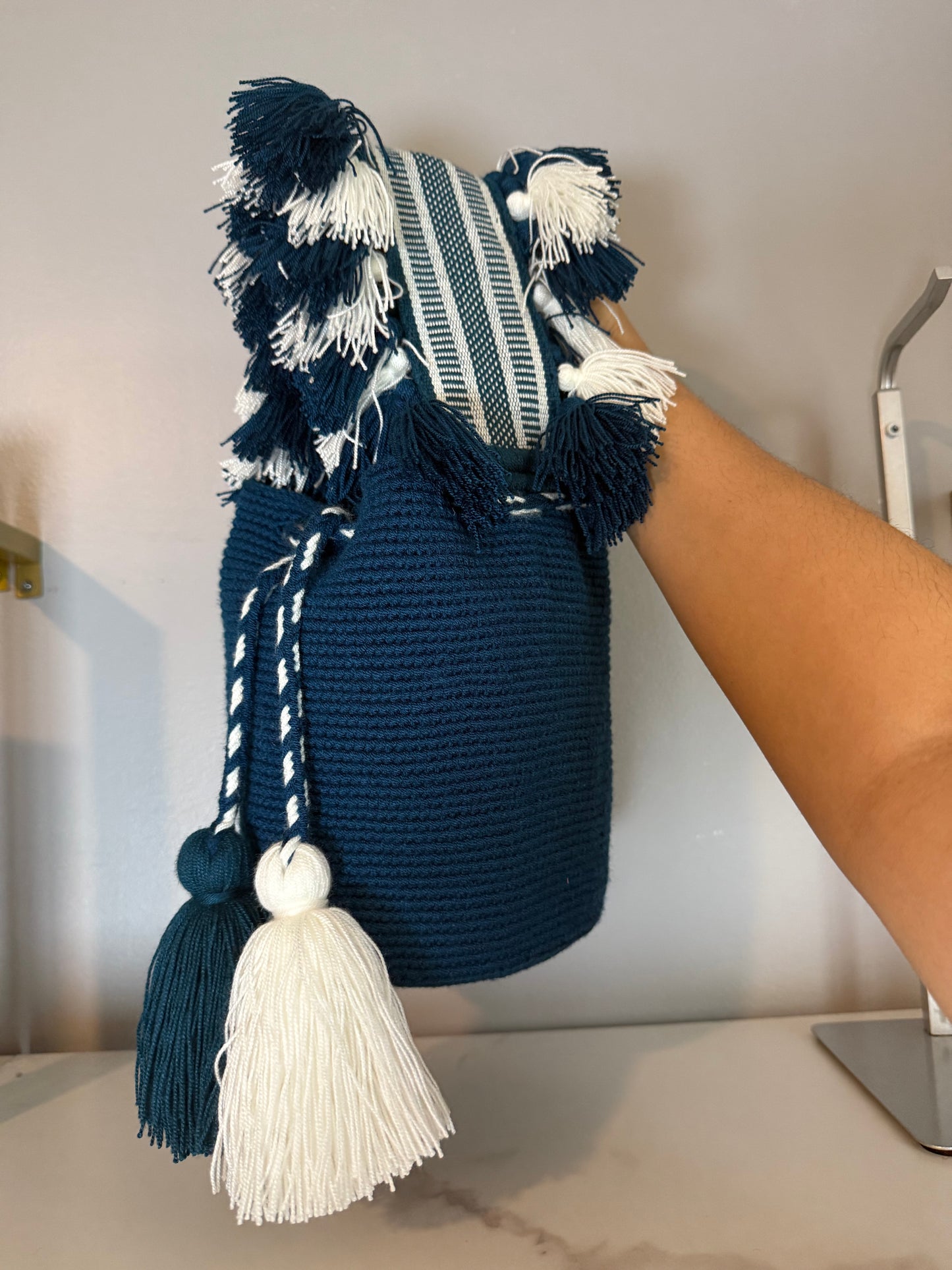 Wayuu Bucket hand Bag strap fringe