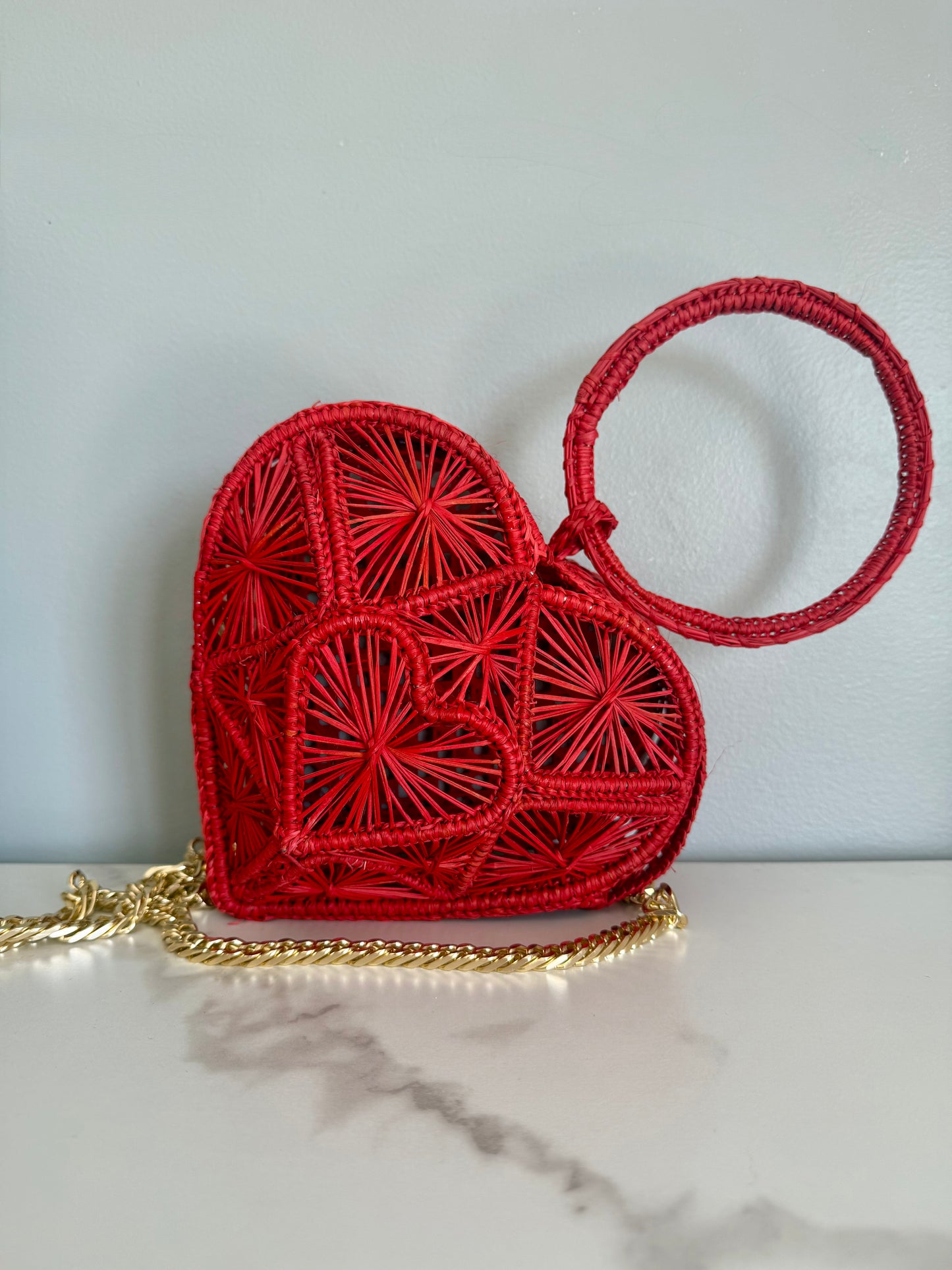 Handmade Iraca Palm Heart-Shaped Bag – Artisan Colombian Handwoven Purse double use strap