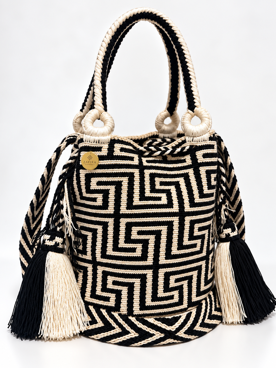 Handmade Wayuu bag medium double strap and traditional design