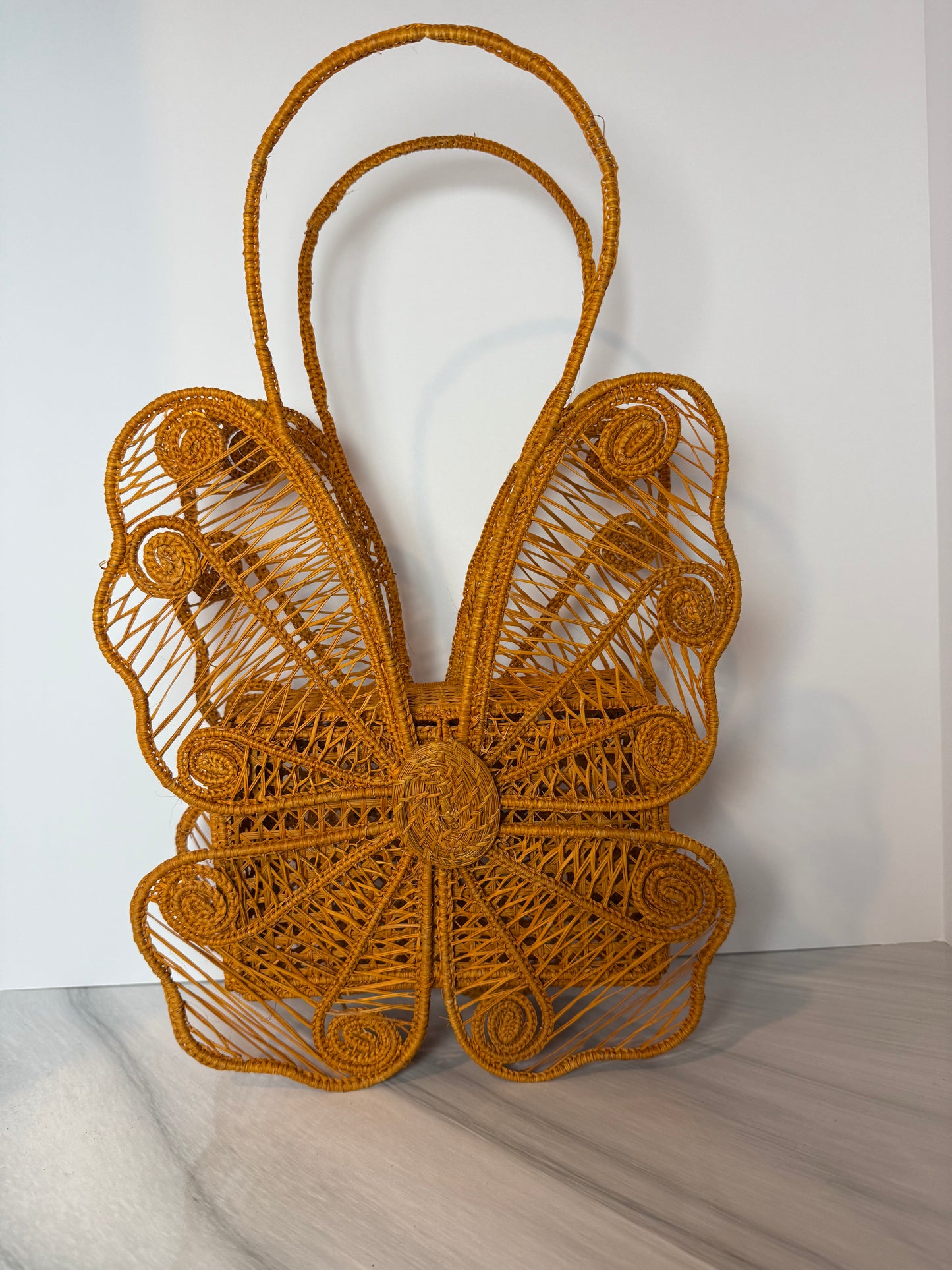 Iraca Palm Butterfly Bag – Handmade, Lightweight & Exclusive | Zafira Complements