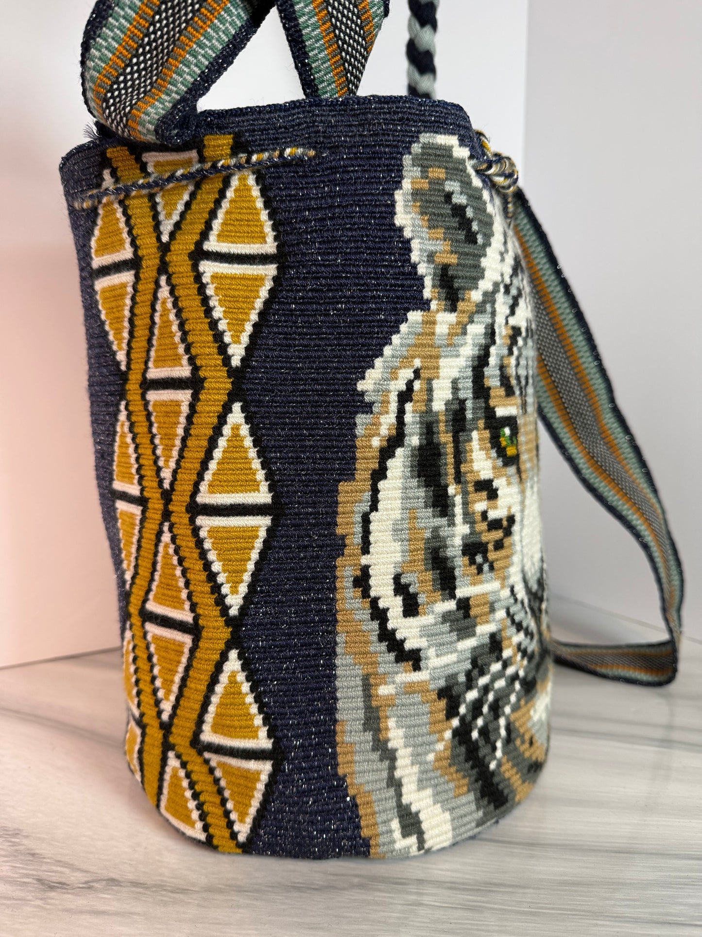 One string Handmade Wayuu special Bag L crossbody strap short and large & braided handle