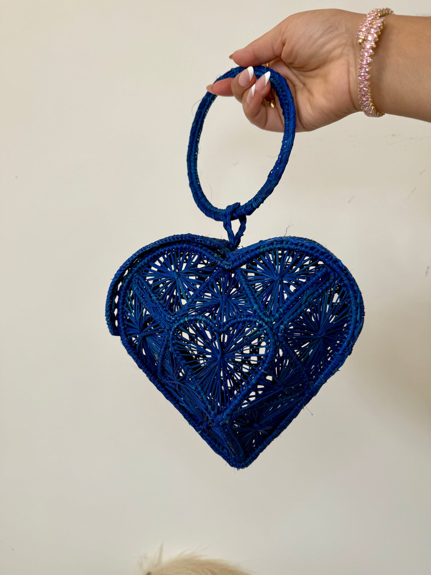 Handmade Iraca Palm Heart-Shaped Bag – Artisan Colombian Handwoven Purse