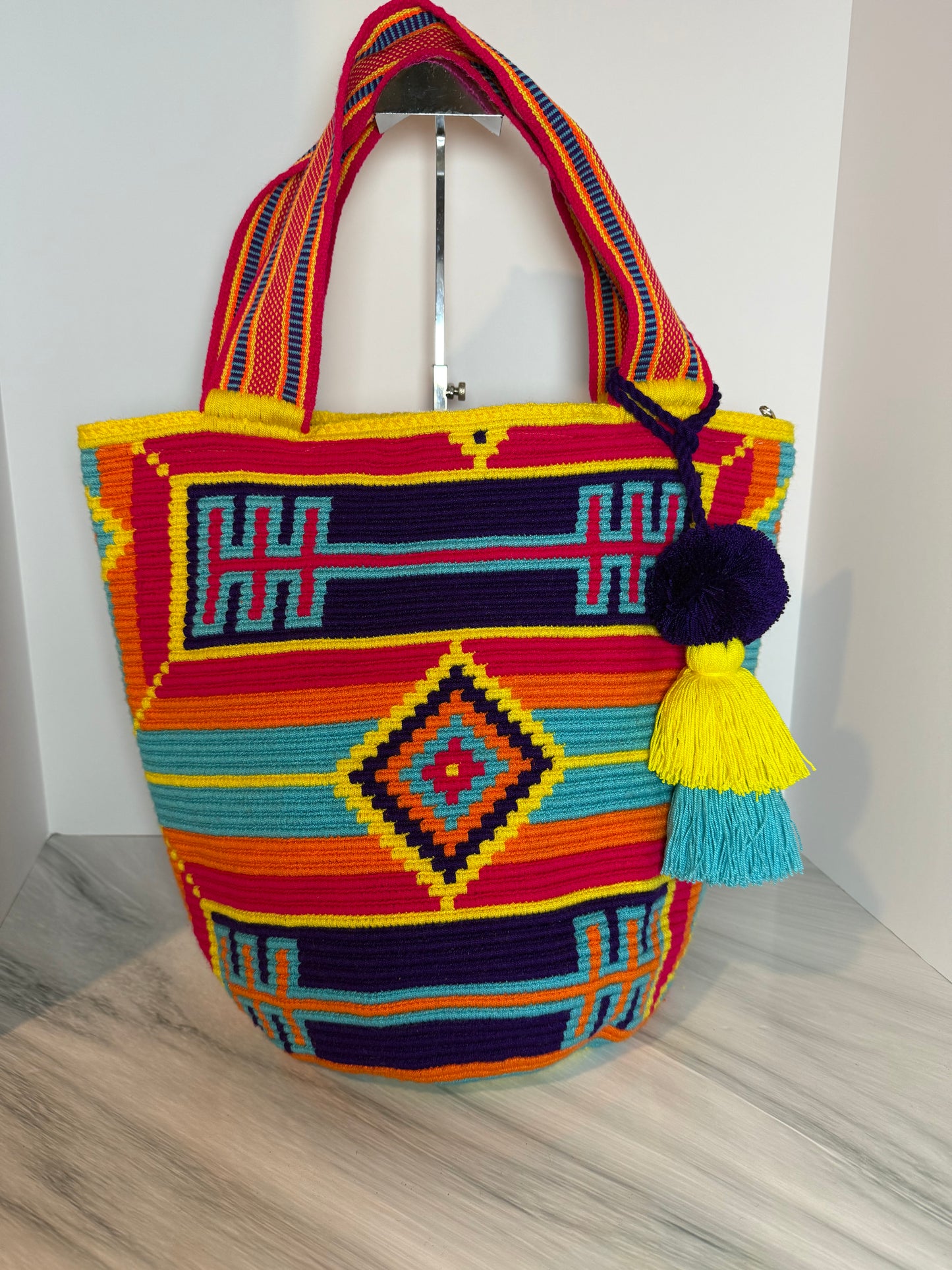 Wayuu XL Handwoven Tote Bag Inner lining, sliding and ornament (pompom)