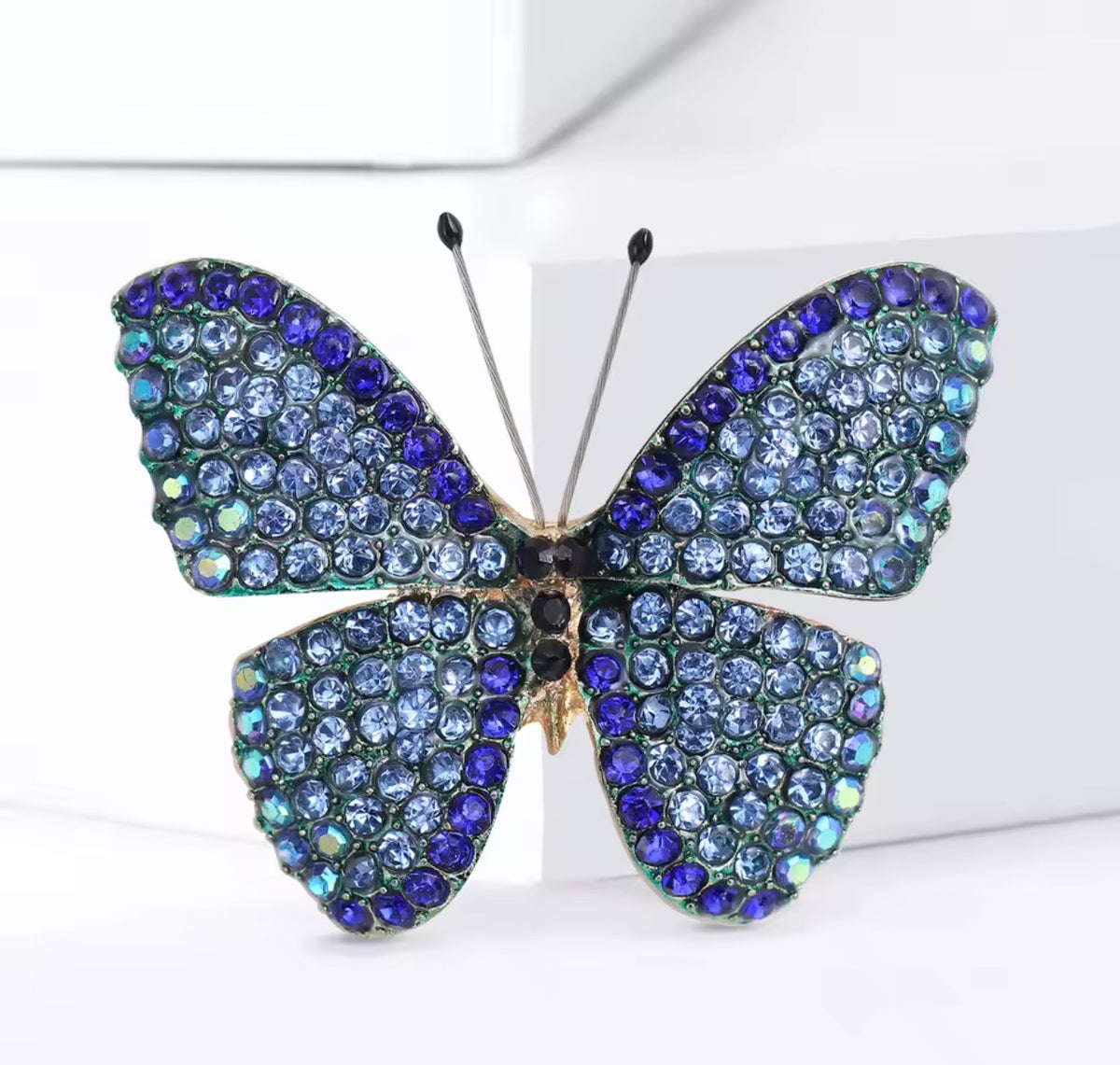 Crystal Brooches for Women – Elegant Statement Jewelry Pins