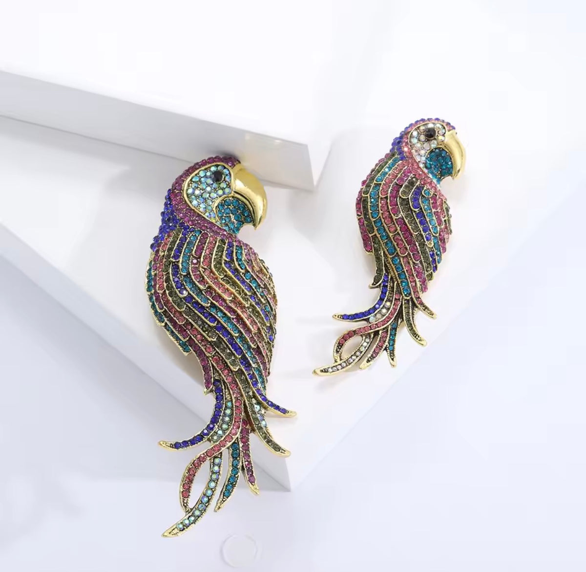 Crystal Brooches for Women – Elegant Statement Jewelry Pins