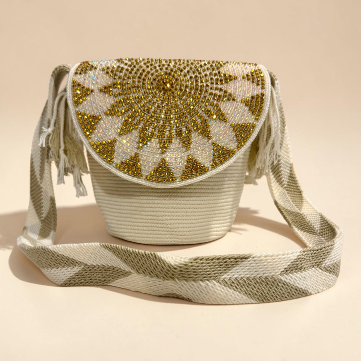 Handmade Wayuu M size with Woven Flap