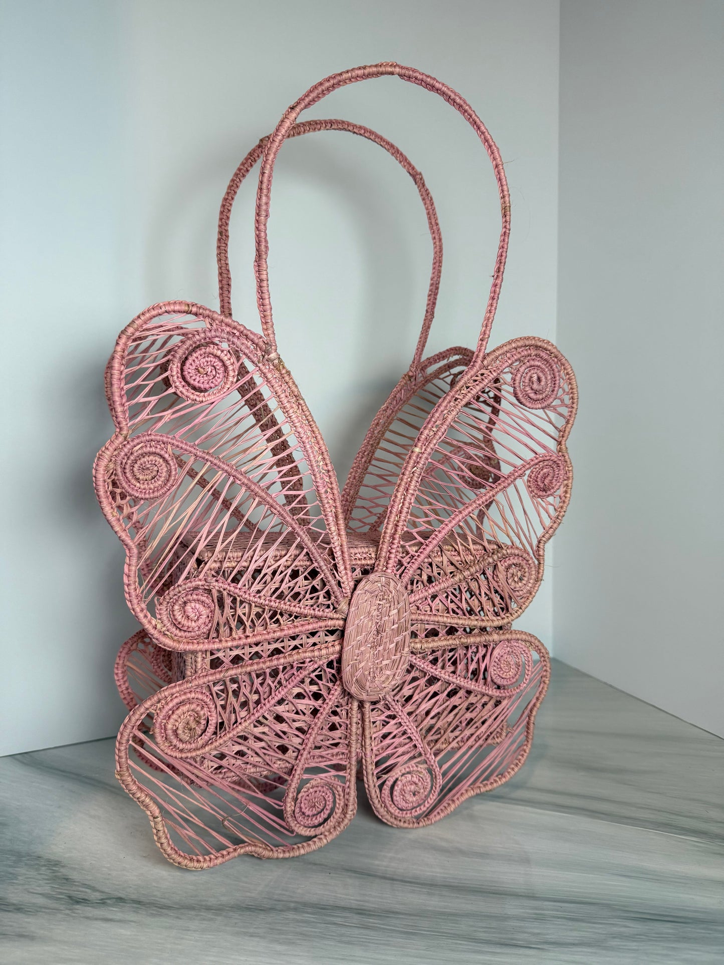 Iraca Palm Butterfly Bag – Handmade, Lightweight & Exclusive | Zafira Complements