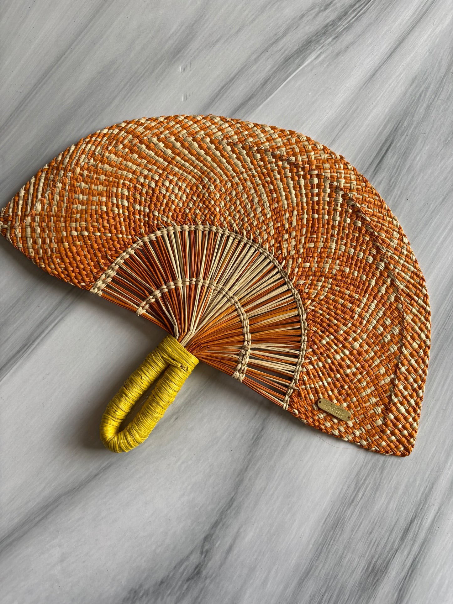 Handmade iraca palm fan - Colombian crafts