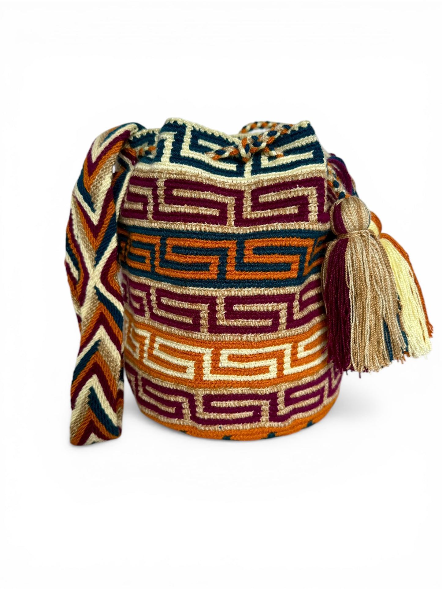 Handmade Wayuu bag medium and traditional design
