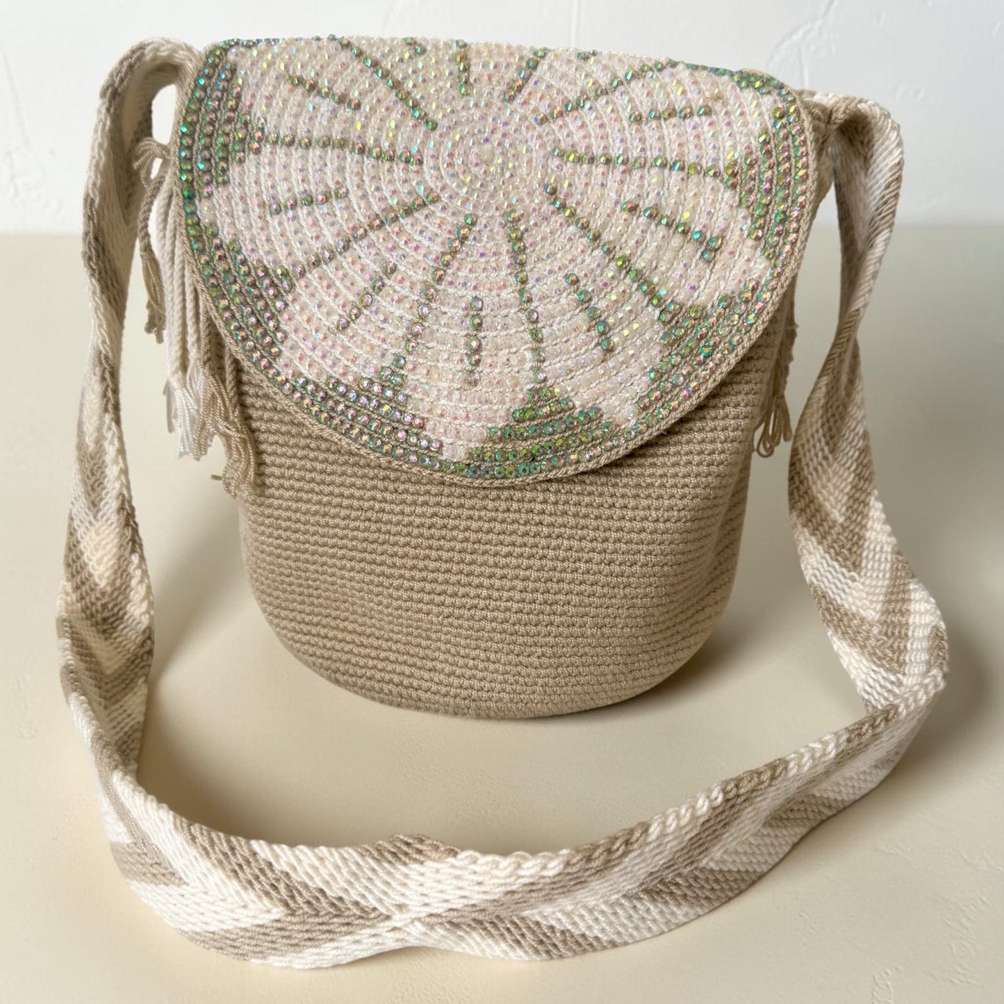 Handmade Wayuu M size with Woven Flap